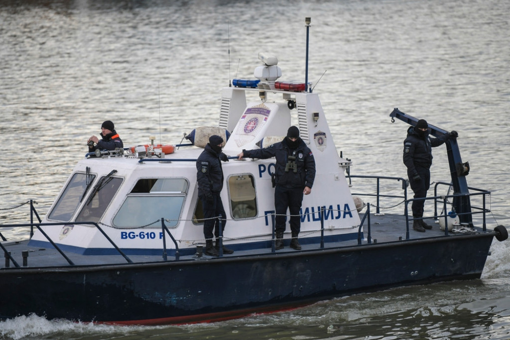 "Umrla mi je na rukama": Velika tragedija na TURSKOM odmaralištu, troje dece ostalo bez MAJKE