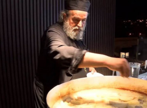 Monasi sa SVETE GORE ovu hranu IZBEGAVAJU: Uvek imaju TRI namirnice na stolu, a porcije su MALE