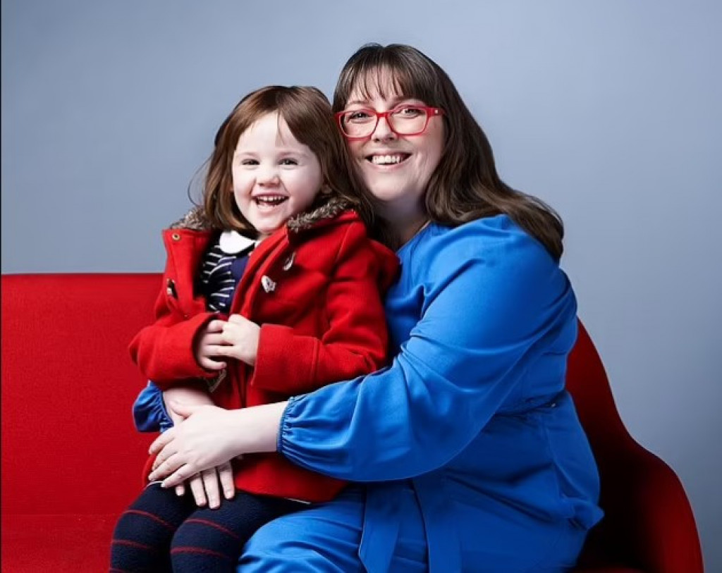 "Ja sam DEVICA, a rodila sam ĆERKU": Ona je jedna od RETKIH žena na svetu kojoj je to uspelo, a evo i KAKO