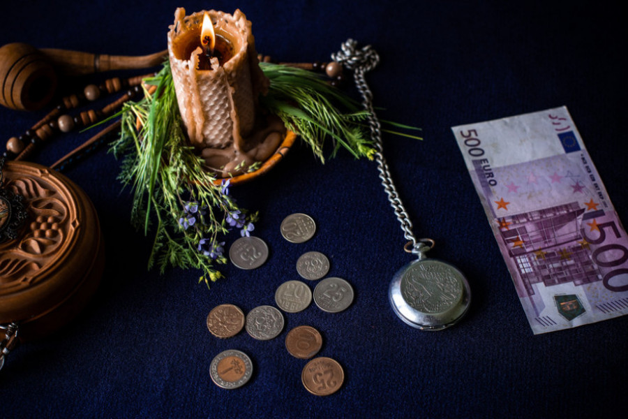 Veliki NOVČANI horoskop za septembar: Ovi pripadnici Zodijaka će "plivati" u PARAMA, jedan vodeni znak NIKAKO ne sme da ih POZAJMI