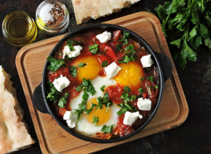 Shakshuka (RECEPT) sa feta sirom: Brz i ukusan ARAPSKI ručak će vas oduševiti