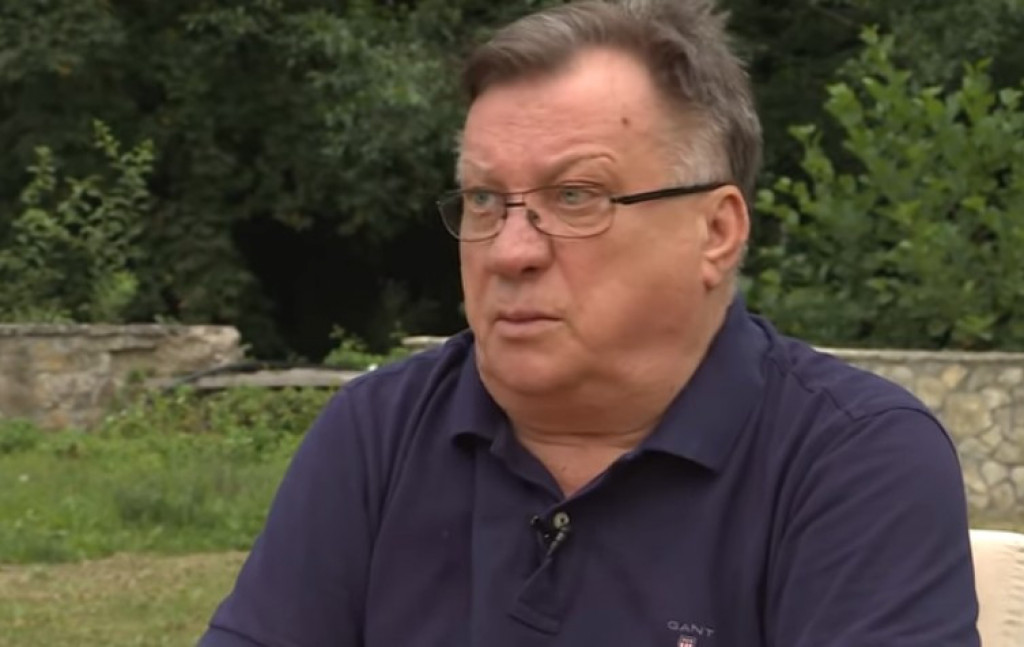 Ženi je mesto u KUHINJI? Halid Bešlić izjavio da NIKADA nije skuvao KAFU, smatra da je to ŽENSKI POSAO i da kuvaju samo PAPUČARI