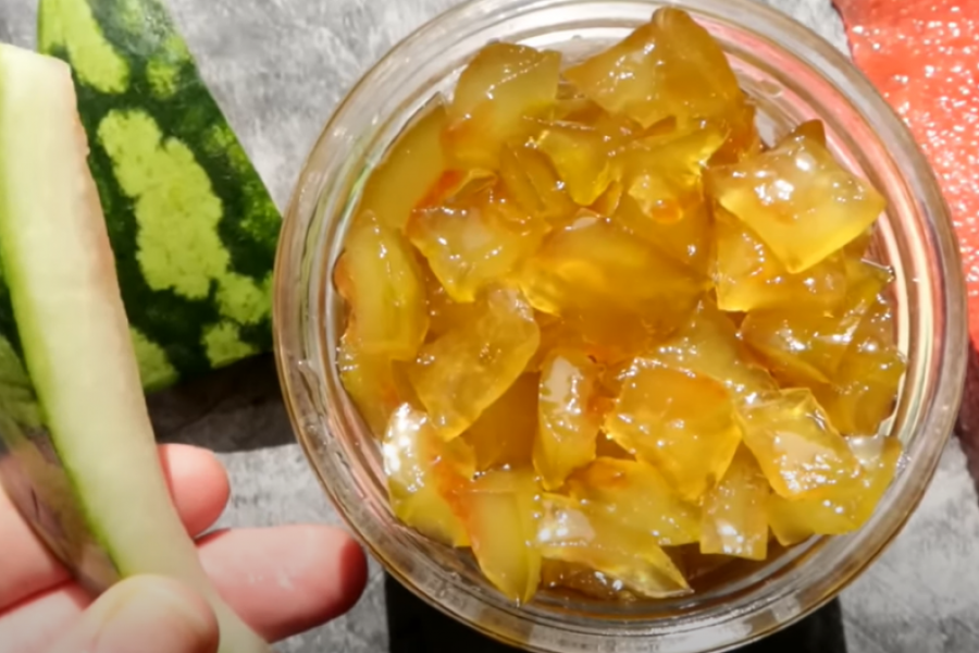 Napravite domaće SLATKO od LUBENICE: Potrebna su samo TRI sastojka i manje od SAT vremena spremanja