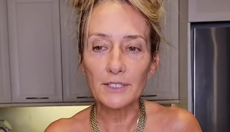 Žene TVRDE da ova maska usporava STARENJE i uklanja FLEKE: Svi potrebni SASTOJCI za pravljenje se već nalaze u vašoj KUHINJI