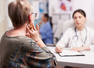 Čula je ZUJANJE u ušima i danima trpela BOL: Kada su LEKARI otkrili šta se dešava ostala je ŠOKU!