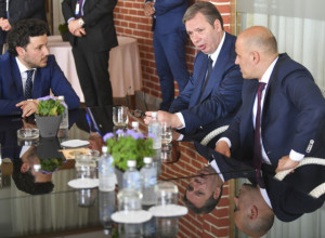 VUČIĆ O ABAZOVIĆEVOM UČINKU: Za 100 dana uradio je više nego njegovi predhodnici!