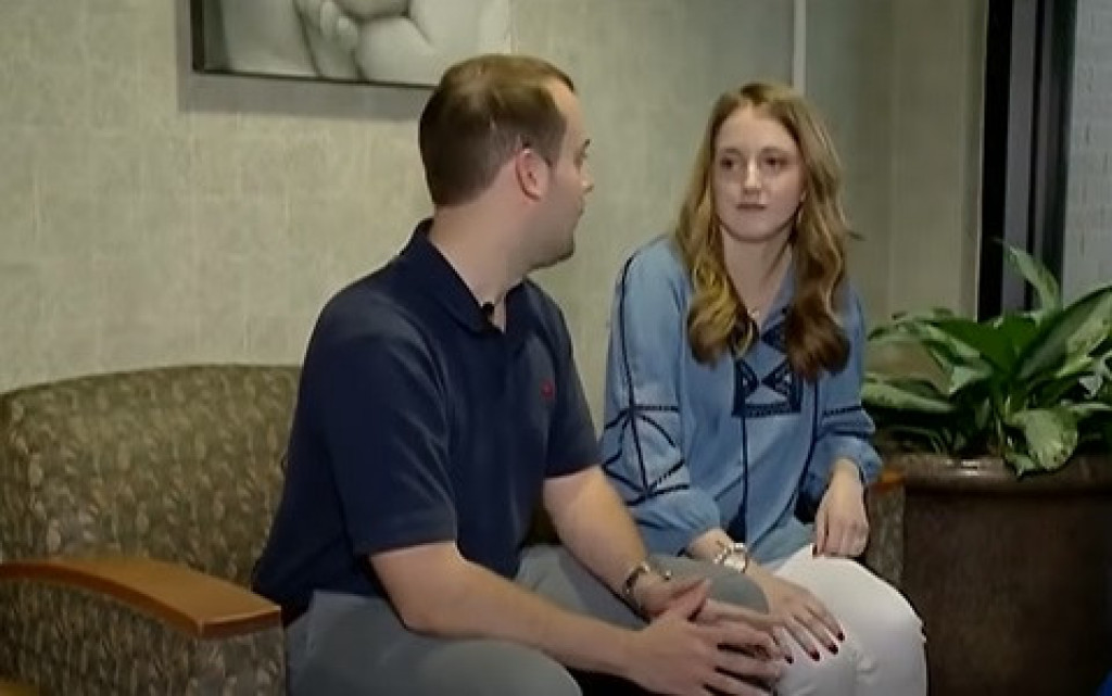Upoznali su se preko INTERNETA, ubrzo i verili: Ljubav je ODMAH bila JAKA, a onda su saznali da dele NEVEROVATNU prošlost