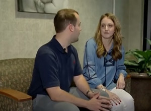 Upoznali su se preko INTERNETA, ubrzo i verili: Ljubav je ODMAH bila JAKA, a onda su saznali da dele NEVEROVATNU prošlost