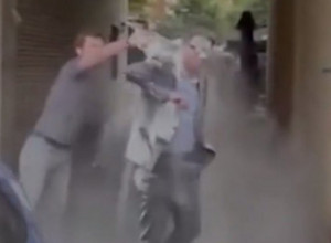 KURTIJEVOG MINISTRA ZASULI BRAŠNOM: Hit scena u Prištini (VIDEO)