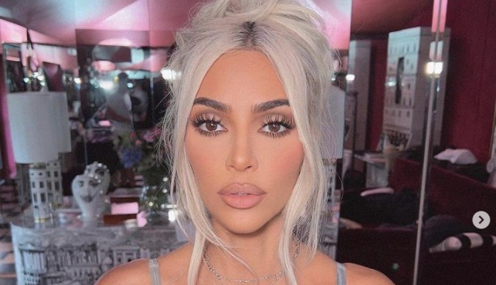 Kim Kardašijan daje ogromno BOGATSTVO na DADILJE: Posle RAZVODA je uvela pravilo da tačno OVOLIKO vremena provodi sa decom