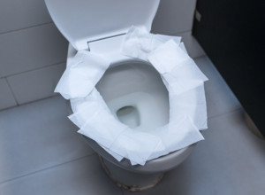 Stavljate papir na šolju kada idete u toalet na poslu ili kafiću? Lekari kažu da ste u opasnosti, ova infekcija vam ne gine