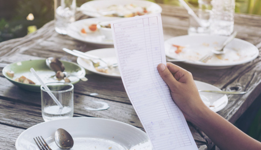 U restoranu sam dobila sam bakšiš od 1.000 evra: Kada sam pročitala šta piše na računu, došlo mi je da se ispovraćam