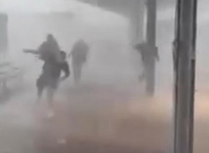 JAKO NEVREME NAPRAVILO HAOS U HRVATSKOJ: Rušilo krovove, stabla, prevrnulo kamione (VIDEO)
