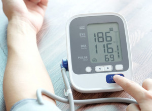 Zapiši! Kardiolog je otkrio koliko često treba da merite krvni pritisak