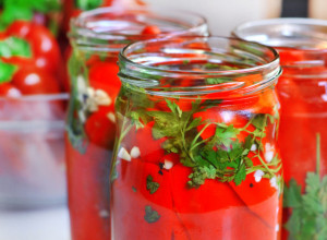 Prema BAKINOM receptu spremite ZIMNICU: Peglane PAPRIKE su blago ljute, ali bez konzervansa