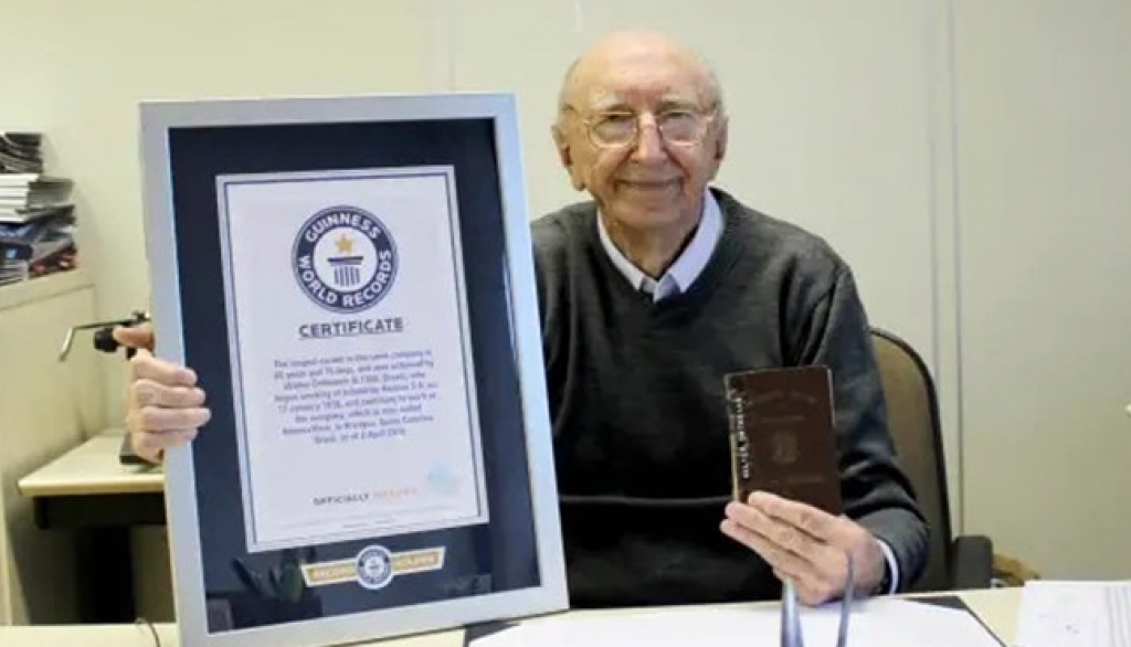 DEKA (100) je 84 GODINE proveo u istoj FIRMI: Svetski rekorder otkrio tajnu DUGOVEČNOSTI, dve namirnice je IZBEGAVAO ceo ŽIVOT