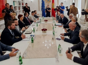ŠAH MAT ĐUKANOVIĆU! Lekić dobio potrebne potpise - zaustavljen UDARAC na parlamentarnu većinu