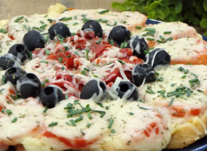 Recept za LAŽNU picu: Sve sastojke već imate u KUĆI a ukus je i više nego FANTASTIČAN