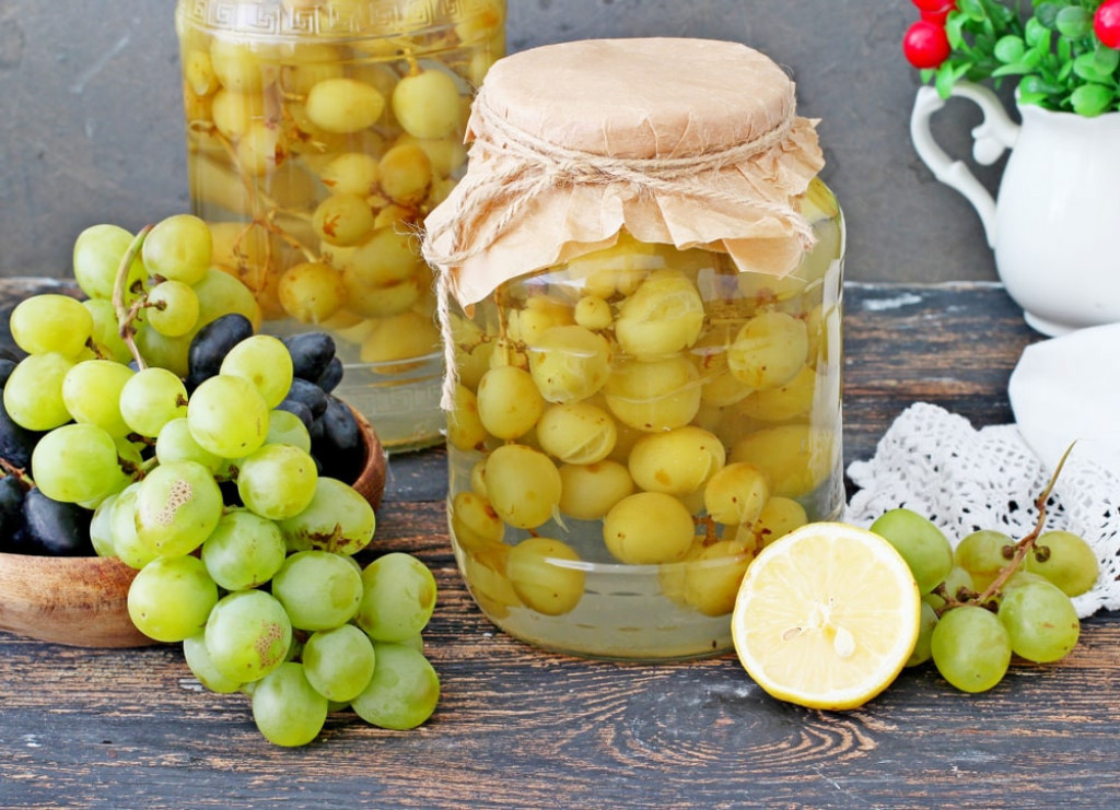 Kompot od GROŽĐA je najtraženiji RECEPT: Veoma je jednostavna PROCEDURA, a ukusna je poslastica zimi