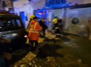 (FOTO) POGLEDAJTE SPEKTAKULARNE FOTOGRAFIJE ZASTRAŠUJUĆIH OBLAKA KOJI SU POTOPILI RIJEKU i odneli jedan život
