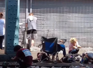 Ljudi su u PANICI: Pojavila se NOVA DROGA na ulicama, izazvala jezu kod građana, prsti im CRNE i OTPADAJU, ubije po 15 ljudi u jednom ĆOŠKU