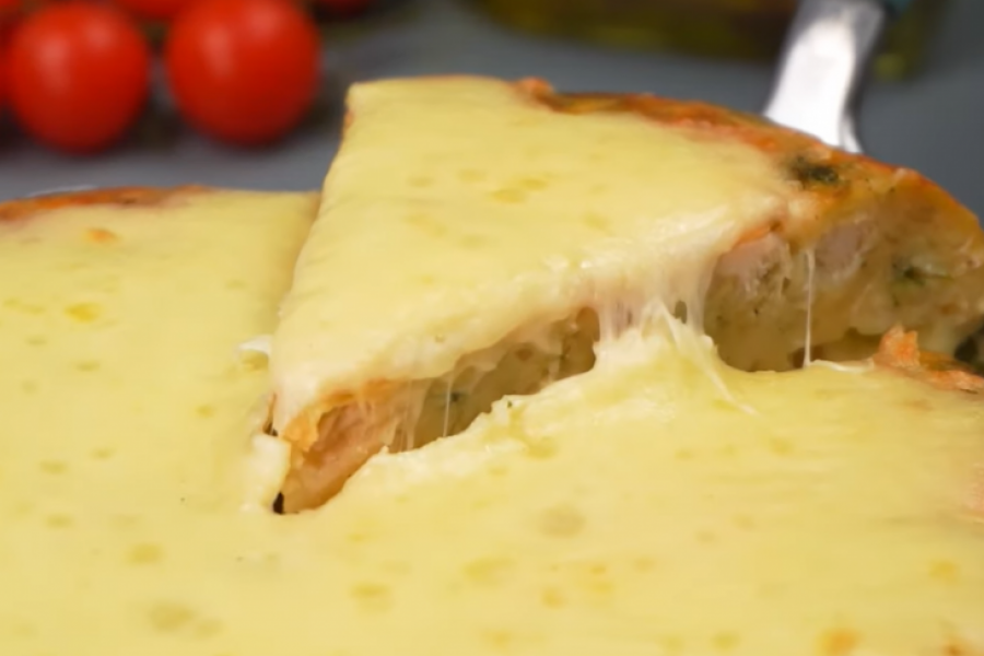 Pita iz TIGANJA samo za prave GURMANE: Sa krompirom, belim MESOM i sirom koji se razvlači sa svih strana!