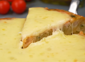 Pita iz TIGANJA samo za prave GURMANE: Sa krompirom, belim MESOM i sirom koji se razvlači sa svih strana!