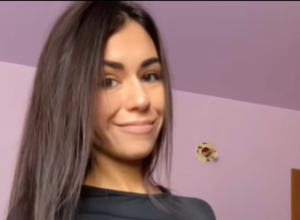 NJU su zbog OVIH FOTOGRAFIJA izbacili iz TERETANE: Neki je OSUĐUJU jer su previše PROVOKATIVNE, drugi misle da je doživela neverovatnu NEPRAVDU