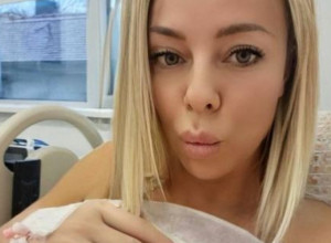 Pevačica je imala ŠEST meseci TEMPERATURU: Niko nije znao šta joj se dešava, a onda je dobila zastrašujuću DIJAGNOZU!