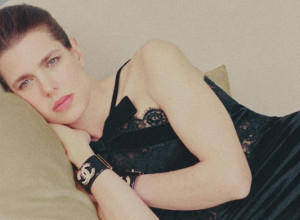 Ona je unuka slavne Grejs Keli, najlepše glumice IKADA: Povukla je na nju PREFINJENOST i FRANCUSKI ŠARM, a važi za IKONU STILA