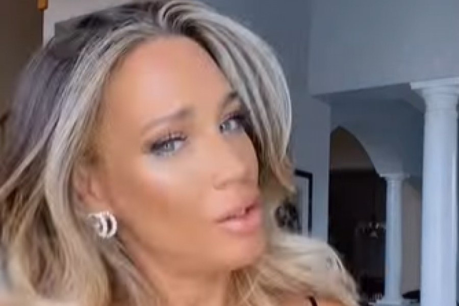 Možete li da POGODITE koliko ova ŽENA ima godina? Ona misli da izgleda 15 godina MLAĐE, ali ima onih koji tvrde da izgleda kao BABA