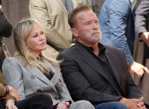 SLAVNI GLUMAC je krio da je DETE dobio sa KUĆNOM POMOĆNICOM: Godinama nije hteo da ga VIDI, a upravo je on njegova SLIKA I PRILIKA