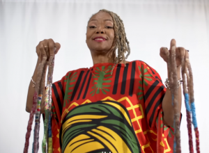 Nokte nije sekla od 1997. godine: Dajana (64) u TOALET ne može sama, a za manikir koristi STOLARSKI ALAT (FOTO)