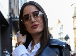 Isidora je prošetala gradom i sve je STALO: Stajling je toliko MOĆAN da su svi gledali u NJU, a samo ovaj DETALJ košta 20.000 dinara