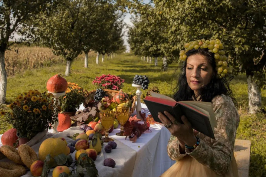 NJENE FOTOGRAFIJE OSTAVLJAJU BEZ DAHA Teruška pravi magiju za oči i dušu, oživljava tradicionalne recepte, a bez jedne osobe njen uspeh ne bi bio potpun