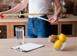 Ona ima NAJUŽI struk na SVETU: Nije imala PLASTIČNU operaciju ali ni OVAJ način sužavanja nije ZDRAV