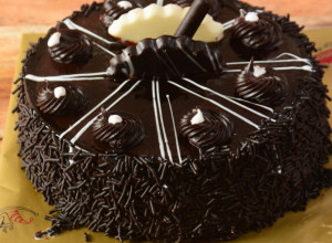 HIT na srpskoj trpezi ČOKO MOKO torta: Brz RECEPT za OMILJENU poslasticu sa gotovom korama i čokoladnim mlekom