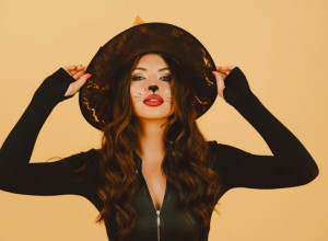 Spremna sam da me SPALITE na lomači! Evo zašto danas slavim Noć veštica, a ne Svetog Luku