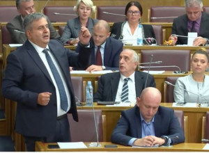 RADUNOVIĆ: "Ovo je lek za bolest koja se MILO ĐUKANOVIĆ U ODUMIRANJU KAO POLITIČKA LIČNOST"
