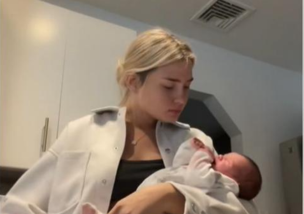 U bolnicu je otišla ZBOG upale slepog CREVA: 15 minuta kasnije držala je svoju BEBU u naručju