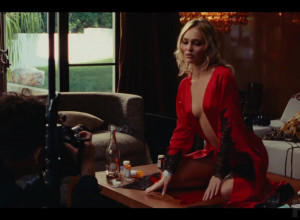 Sve oči su bile uprte u ćerku DŽONIJA DEPA: Na modnoj reviji u Majamiju Lili Rouz je BLISTALA, imala je stajling koji nije po SRPSKOM ukusu