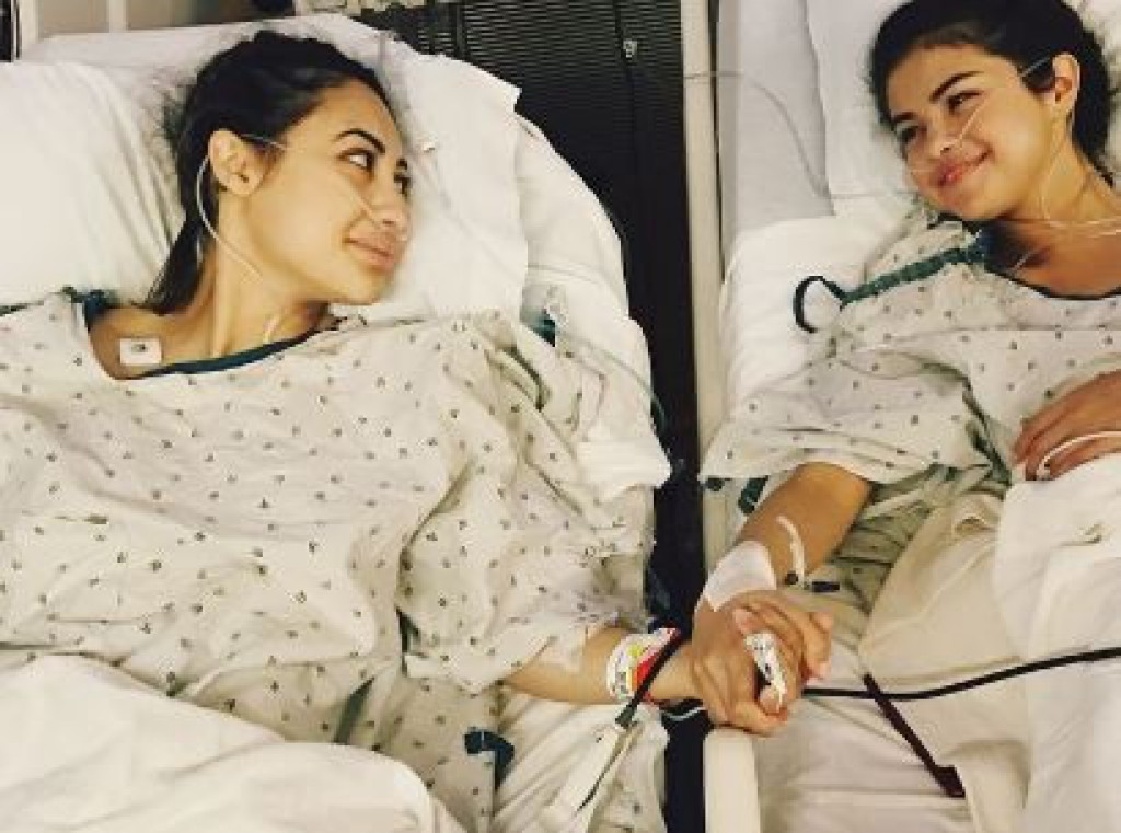 Drugarica  joj DONIRALA bubreg, a Selena Gomez je ZABORAVILA na nju: Nekad je nazivala SESTROM, sad je se više i ne seća