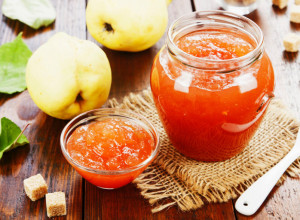 Pekmez od DUNJA je trenutno NAJTRAŽENIJI recept u Srbiji: Priprema se u RERNI, zahteva MALO VREMENA, a potrebna su TRI sastojka