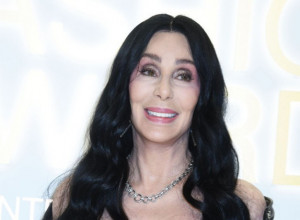 "Nisam JUČE rođena": Šer ućutkala kritičare JEDNIM potezom jer su je NAPALI zbog veze sa MLAĐIM muškarcem