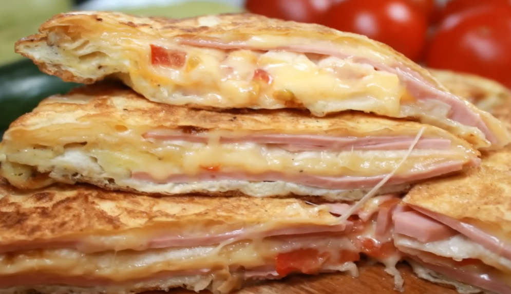 Ukusne i BRZE PICA TORTILJE: Potrebno je svega par SASTOJAKA za BOGAT i SIT ručak u kojoj će uživati cela PORODICA!