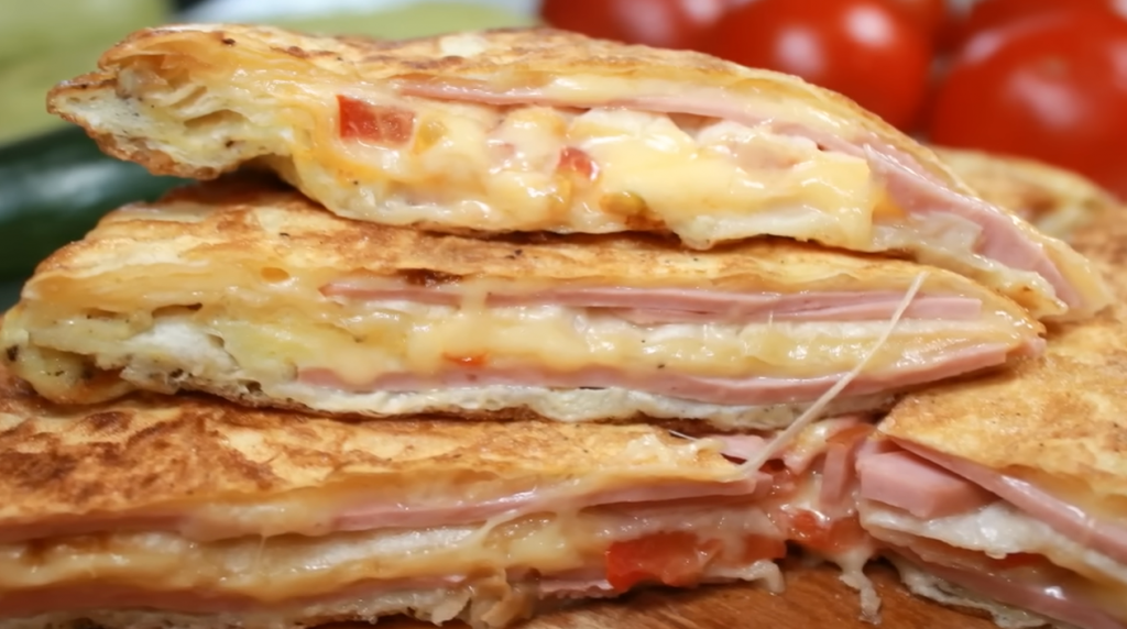 Ukusne i BRZE PICA TORTILJE: Potrebno je svega par SASTOJAKA za BOGAT i SIT ručak u kojoj će uživati cela PORODICA!