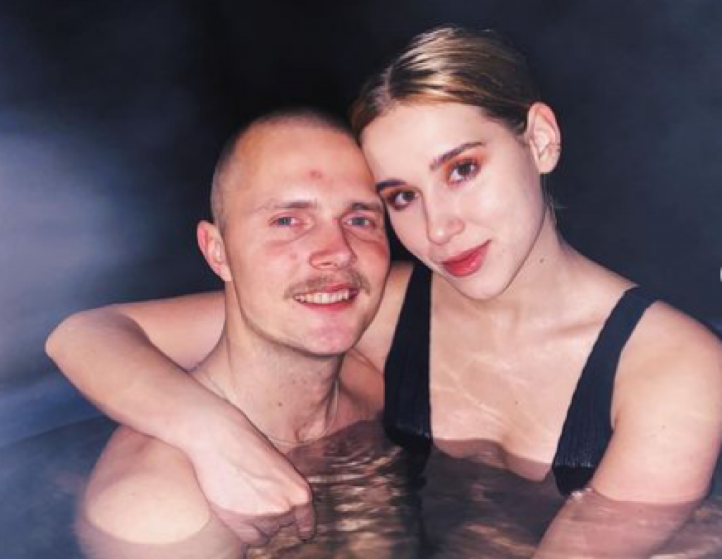 Majka joj se PREUDALA, a ona se zaljubila u OČUHOVOG sina: "Sada mi je MUŽ, a trebalo je da mi bude BRAT"