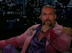 Džejson Momoa se SKINUO usred emisije: Niko nije mogao da skrene pogled sa njegovog IZVAJANOG TELA