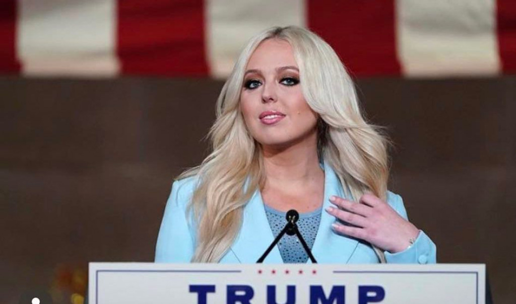 Udala se Tifani, najmlađa ćerka Donalda Trampa: Venčanica sija kao DIJAMANT a tek kad budete videli šta je obukla Ivanka, ODUŠEVIĆETE se!