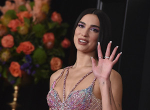 Kontroverzna Albanka stajlinzima nikog ne ostavlja ravnodušnim: Zbog fotki Dua Lipa dobila opomenu od Instagrama